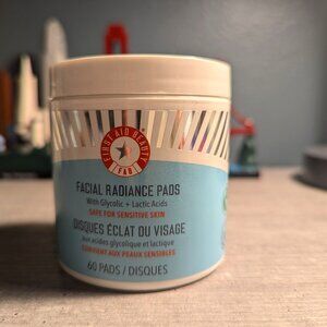 Facial Radiance Pads with Glycolic + Lactic Acids - First Aid Beauty